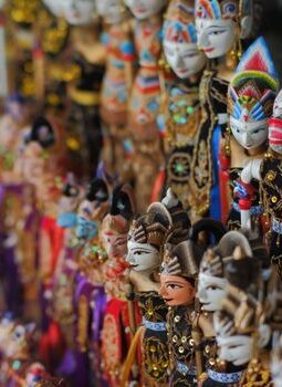Nusantara Berbisik: Menguak Keindahan Cerita Rakyat di Tengah Gempuran Modern