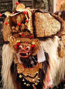 Menggali Kembali Pesona Abadi Folklore Indonesia: Mengapa Kisahnya Tak Lekang Zaman