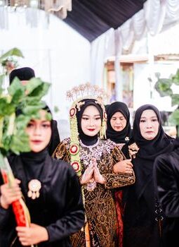 Mengenang Kembali Legenda Indonesia: Kisah-Kisah Terbaik Penjaga Ingatan Nusantara