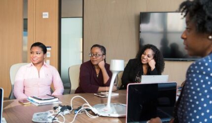 Merajut Sukses: Strategi Karier Cerdas untuk Wanita Indonesia Berdaya